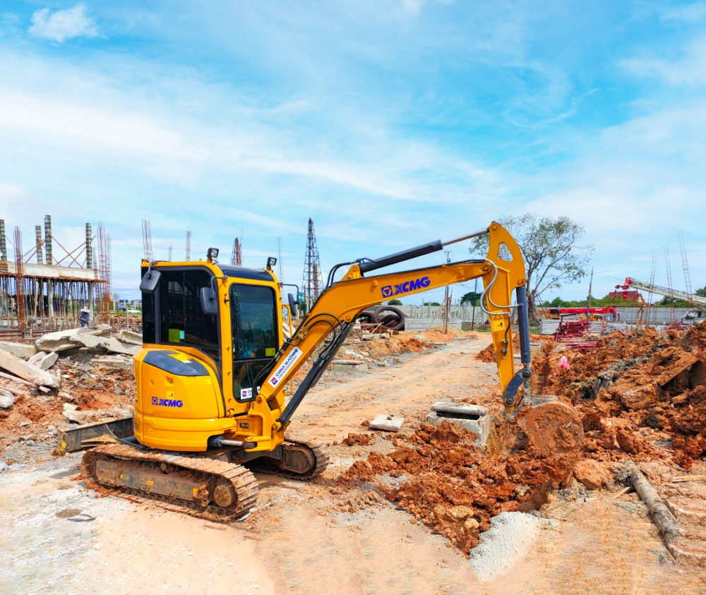 Фотография Мини-экскаватор XCMG XE35U