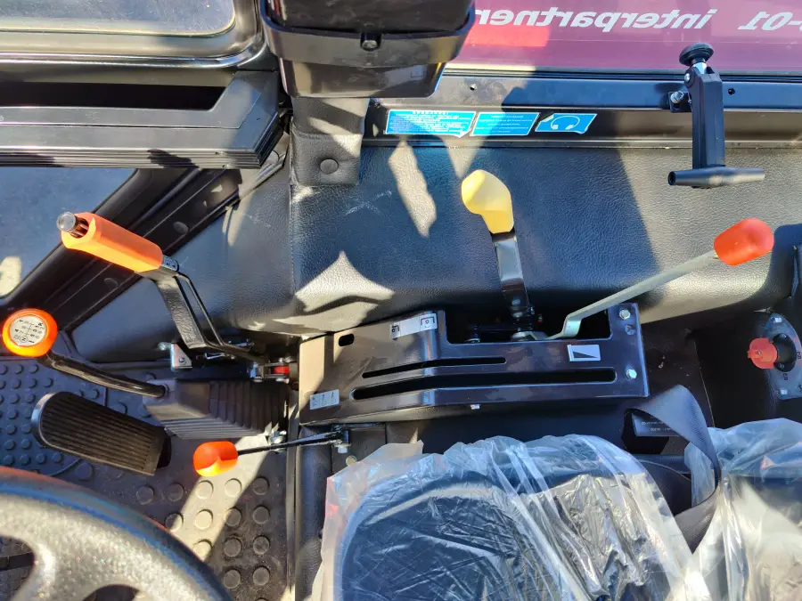 Фотография Трактор BELARUS 82.1