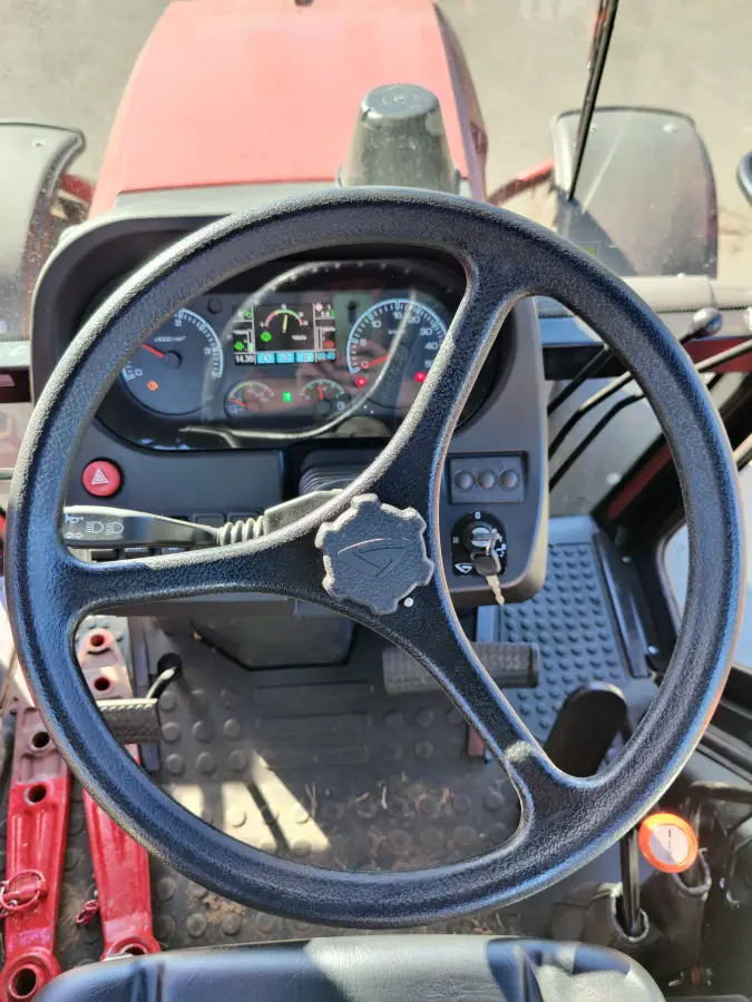 Фотография Трактор BELARUS-82.3