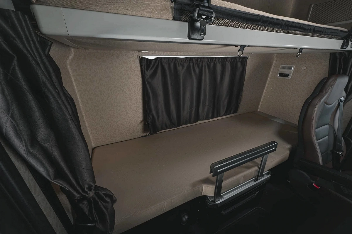 Фотография Седельный тягач FAW J7 4х2 LNG